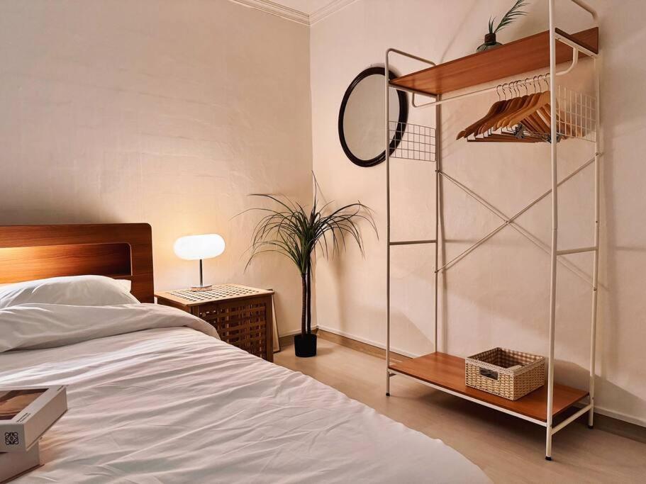 Apartment Haebangchon Itaewon 3 Bedroom *